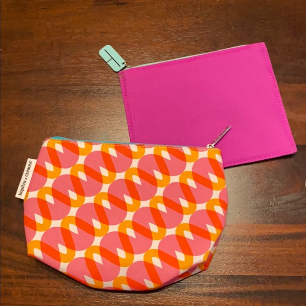 CLINIQUE toiletry / makeup bag bundle